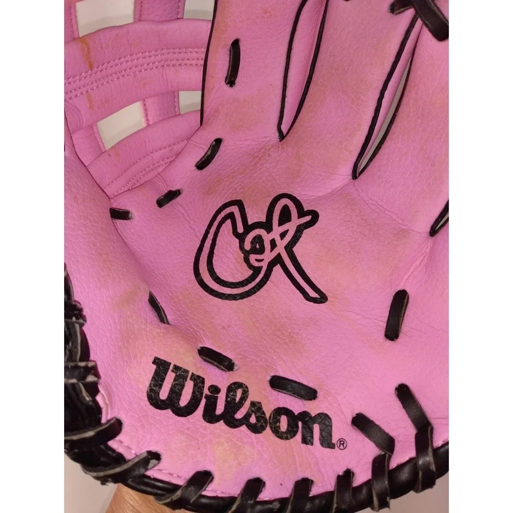 Two WILSON Child's T-Ball/Baseball Gloves (10" / 10.5" RHT) | Pink - Picture 2 of 12